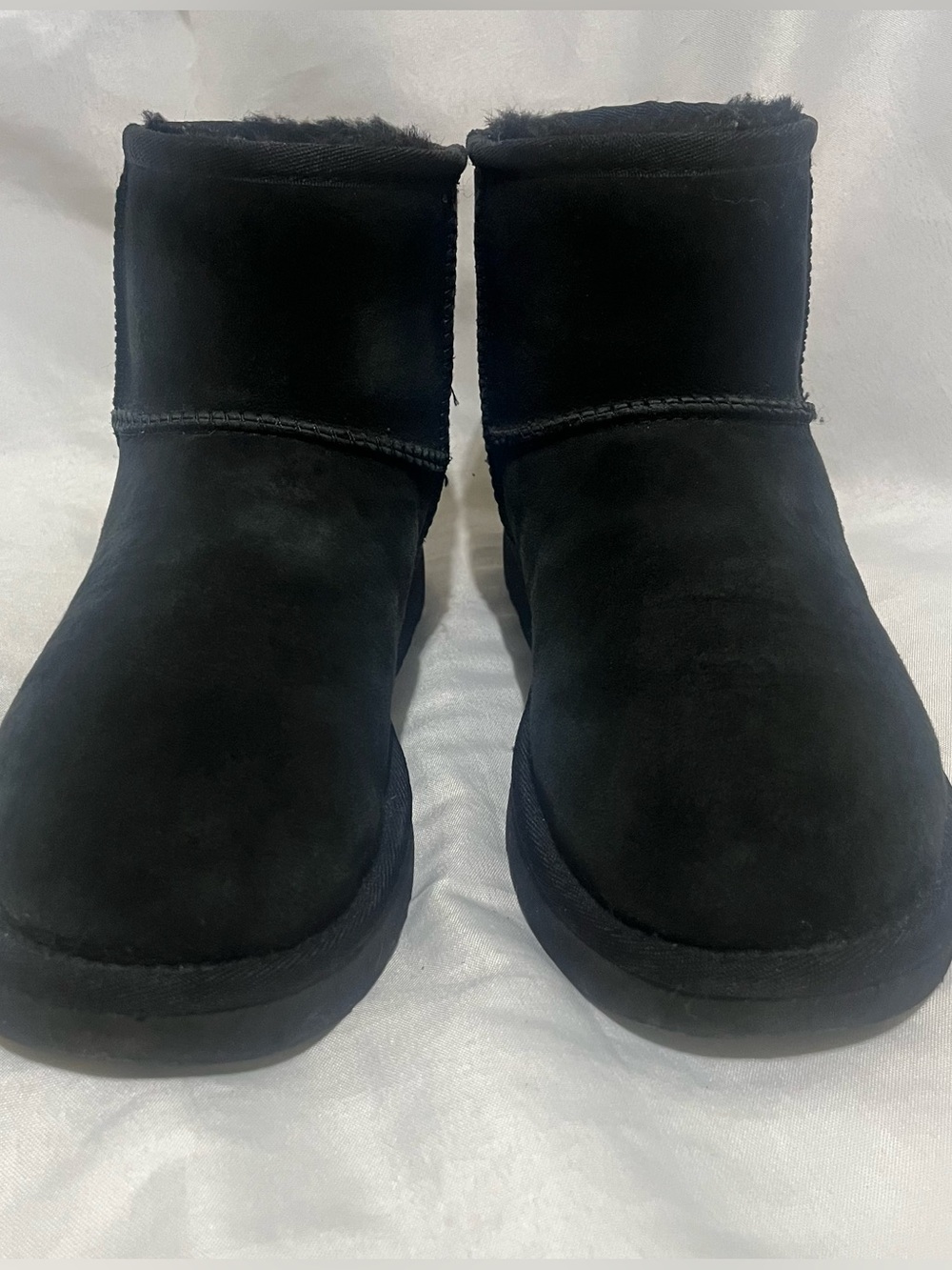 Classic Short Black Uggs